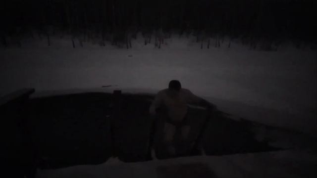 Очередное ежедневное купание в проруби