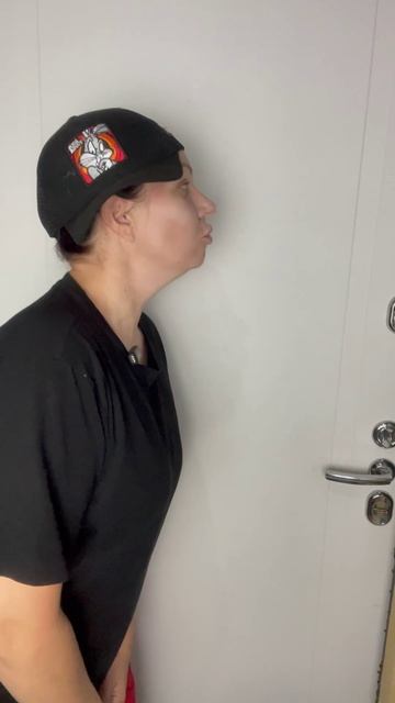 В детстве остался один дома