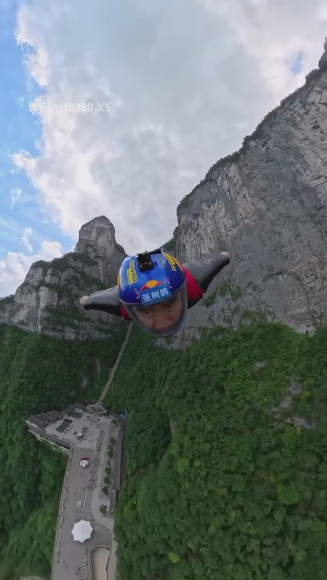  ОПЯТЬ ОН ЗА СВОЕ