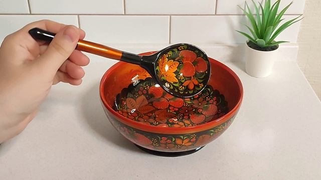 Набор деревянной посуды тарелка + ложка хохлома "Клубника". Арт.2365