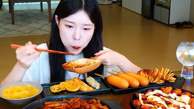 ASMR Мукбанг