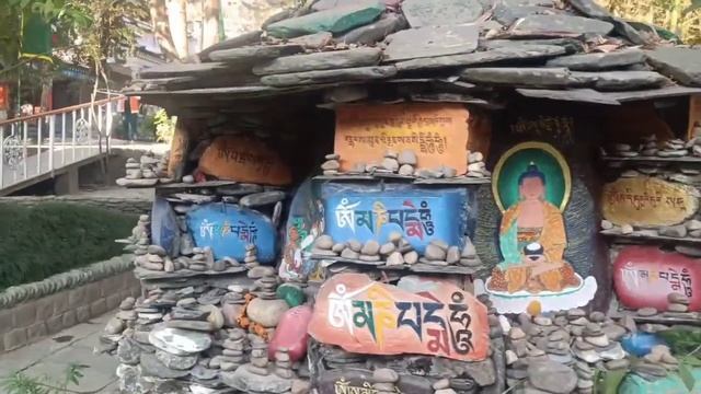 Ретрит в Гималаях -  как оно там)