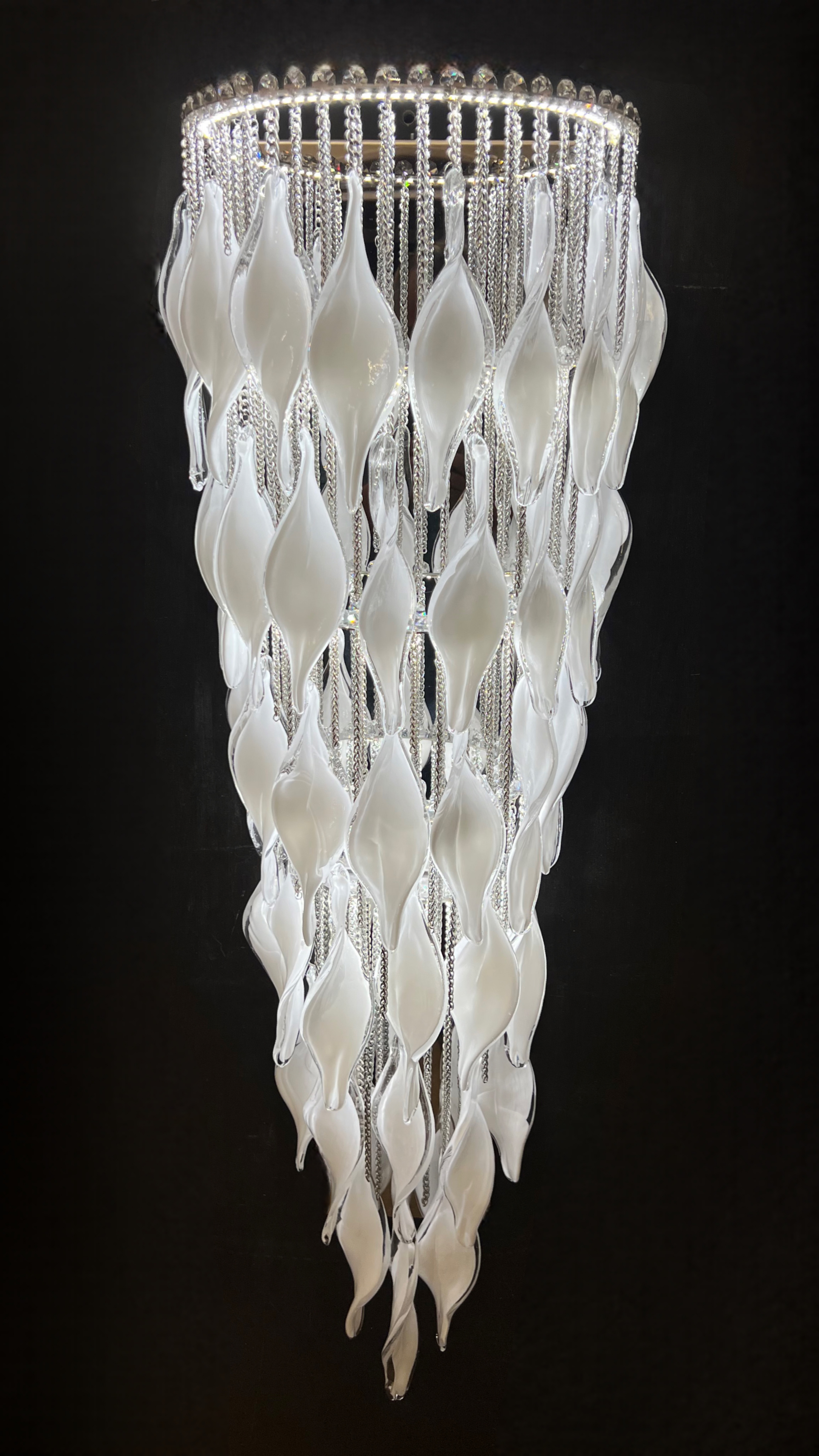 Бра из белого стекла