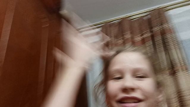 учу Кирилла петь