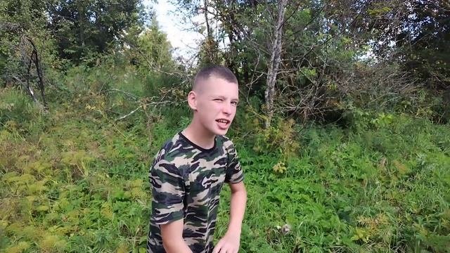 Основы по игре 'захват флага' и удар в душу. Каникулы с д. Лёшей. Деревня Курковицы. Август 2025г.