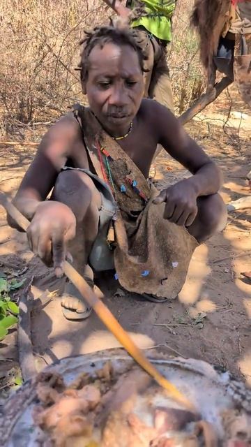 Настоящий шеф повар Танзании, готовит для племени званный ужин