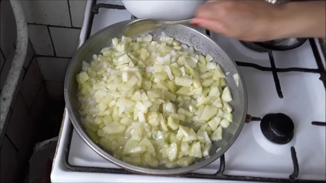 Как приготовить кабачки с яйцом на сковороде