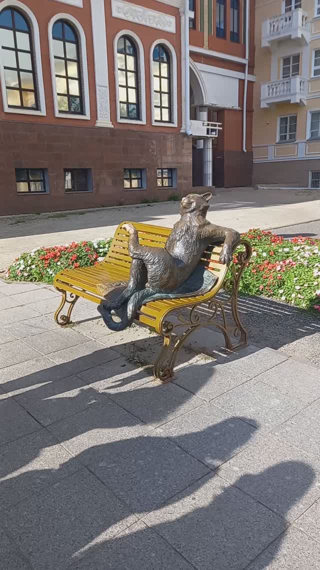 Главный любимец города - Ёшкин кот в Йошкар-Оле! Все с ним фотографируются