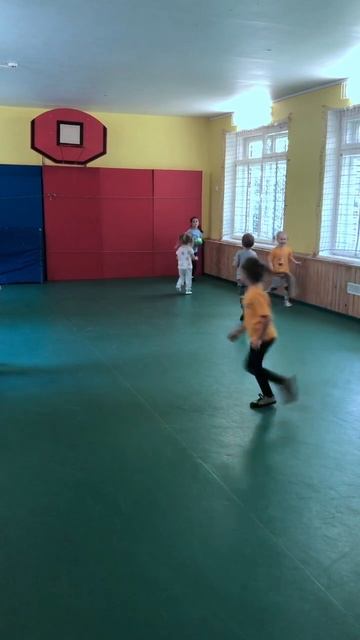 Занятие по физкультуре