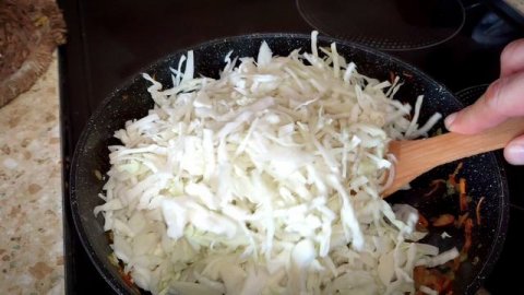 Тушёная капуста