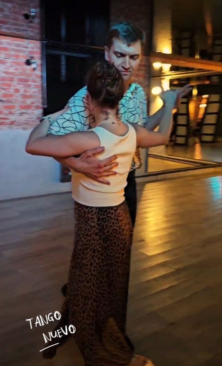 TANGO NUEVO - стиль танго который мы изучаем на отдельных уроках по четвергам.