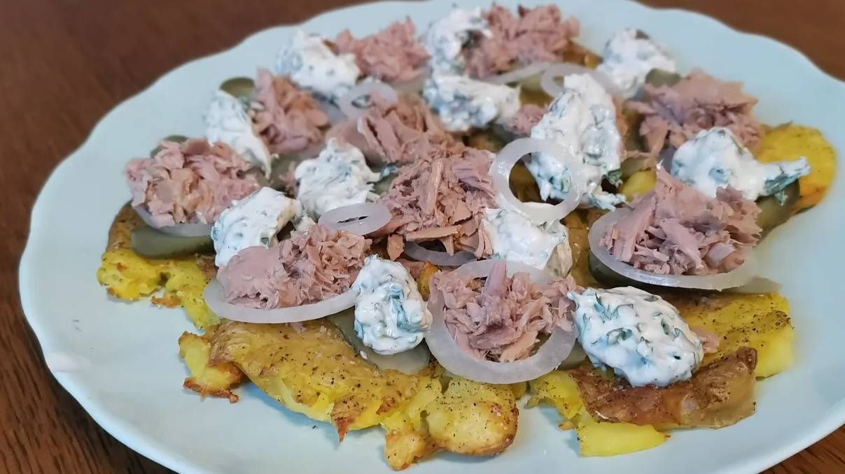 Салат из печёного картофеля с тунцом — вкусная и простая закуска