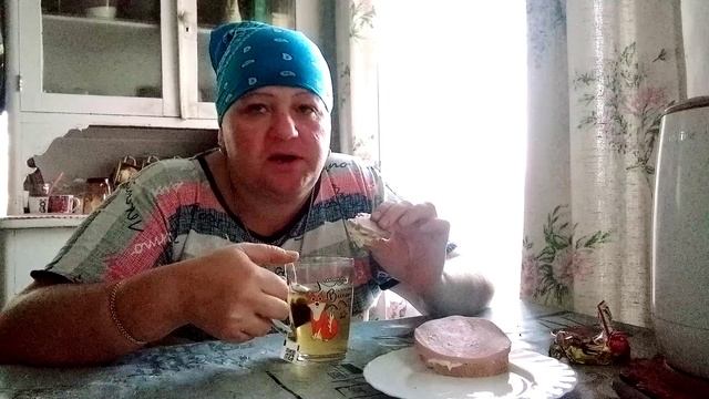 Перекус . Чай с бутербродами 😉