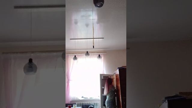 я ничего не должна показывать