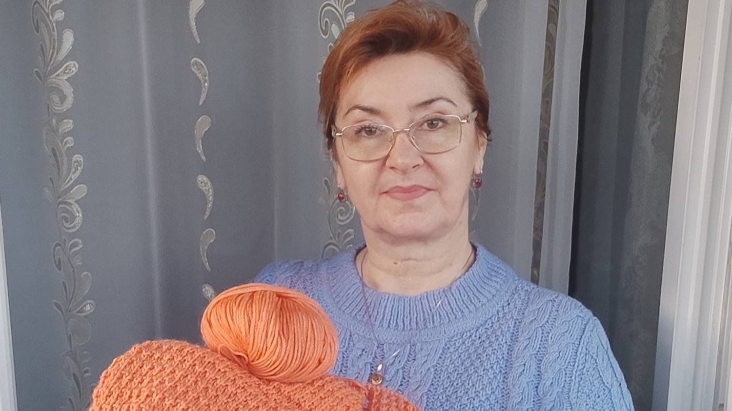 Вышиваю и вяжу)