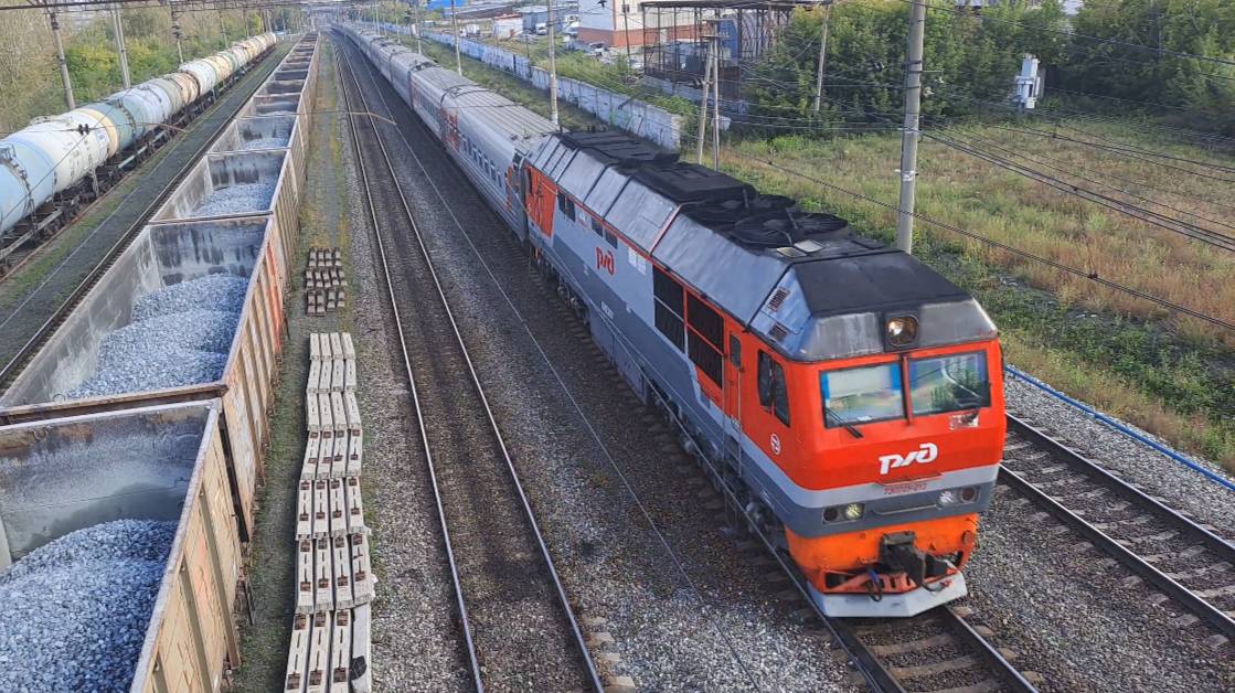 ЗАЛЕЗ НА МОСТ! ВНОВЬ СНИМАЮ ПАССАЖИРСКИЕ И ГРУЗОВЫЕ ПОЕЗДА