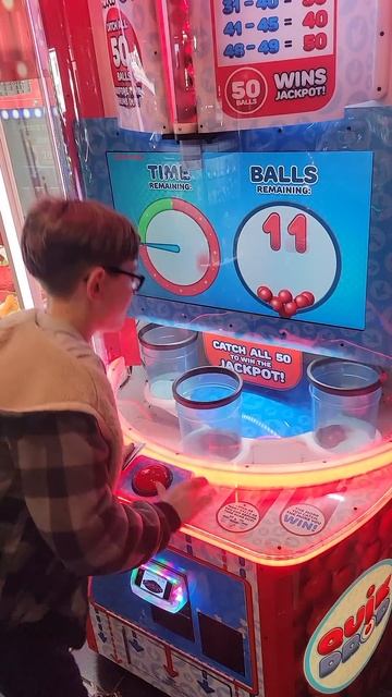 НЕВЕРОЯТНЫЙ выигрыш 500 билетов с джекпотом Quik Drop arcade videogames shakeys