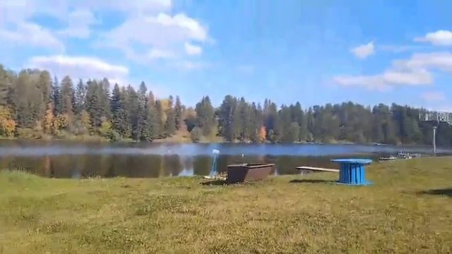 17-09-2025  Платный пляж и осенний пейзаж