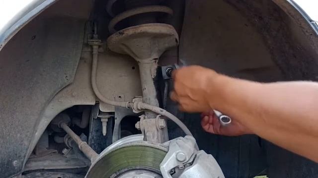 КАК ЗАМЕНИТЬ РЕЗИНКИ(втулки)СТАБИЛИЗАТОРА Kia Spektra