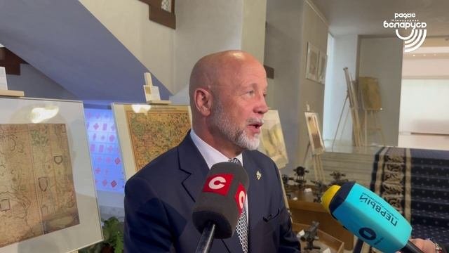Выставку географических карт по случаю Дня народного единства открыли в МИД