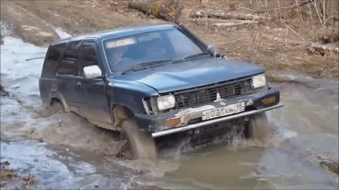 АРХИВ. Когда дороги нет, а впереди хабарные места...