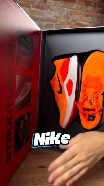 Спортивная модель Nike Structure 26