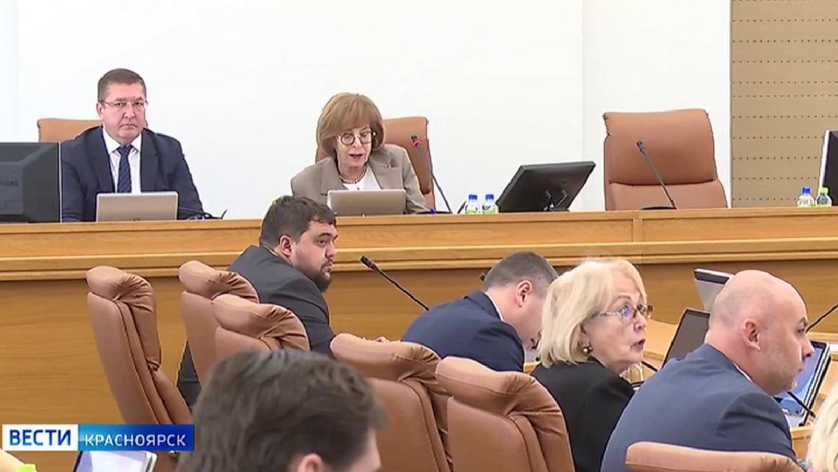 Первые почетные ветераны города