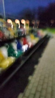 Обзор трибуны и футбольно-баскетбольную площадку