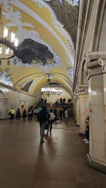 Москва, метро, поездка!)