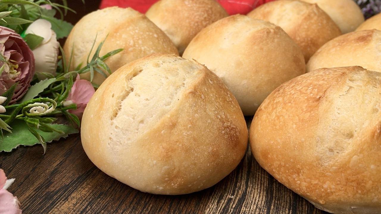 Булочки получаются пышными и воздушными. По бабушкиному рецепту. Хрустящие и нежные внутри!