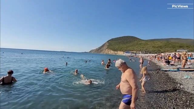 Анапа пляж Сукко сегодня 18 сентября 2025. Обстановка на пляже море и погода в Анапе сейчас.