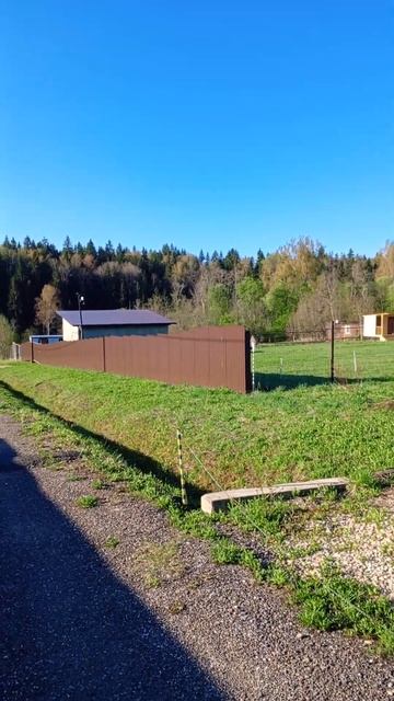 сделал наконец забор с одной стороны на 2-й участок)!!!