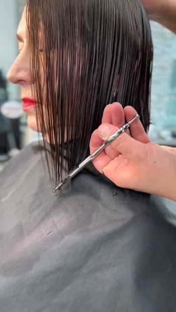 Асимметричное каре – идеальный способ добавить оригинальности в ваш образ! 🔥