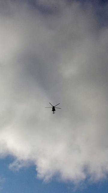 звук служебного вертолёта