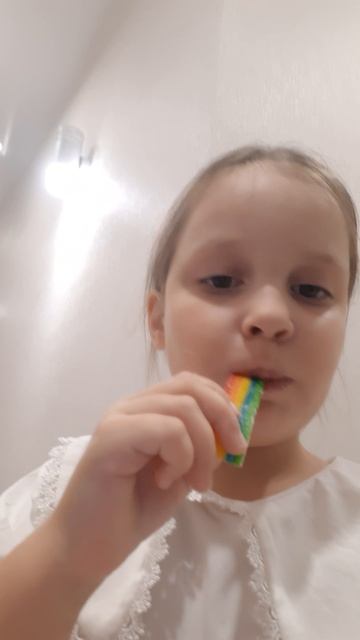 Челлендж съешь кислячку