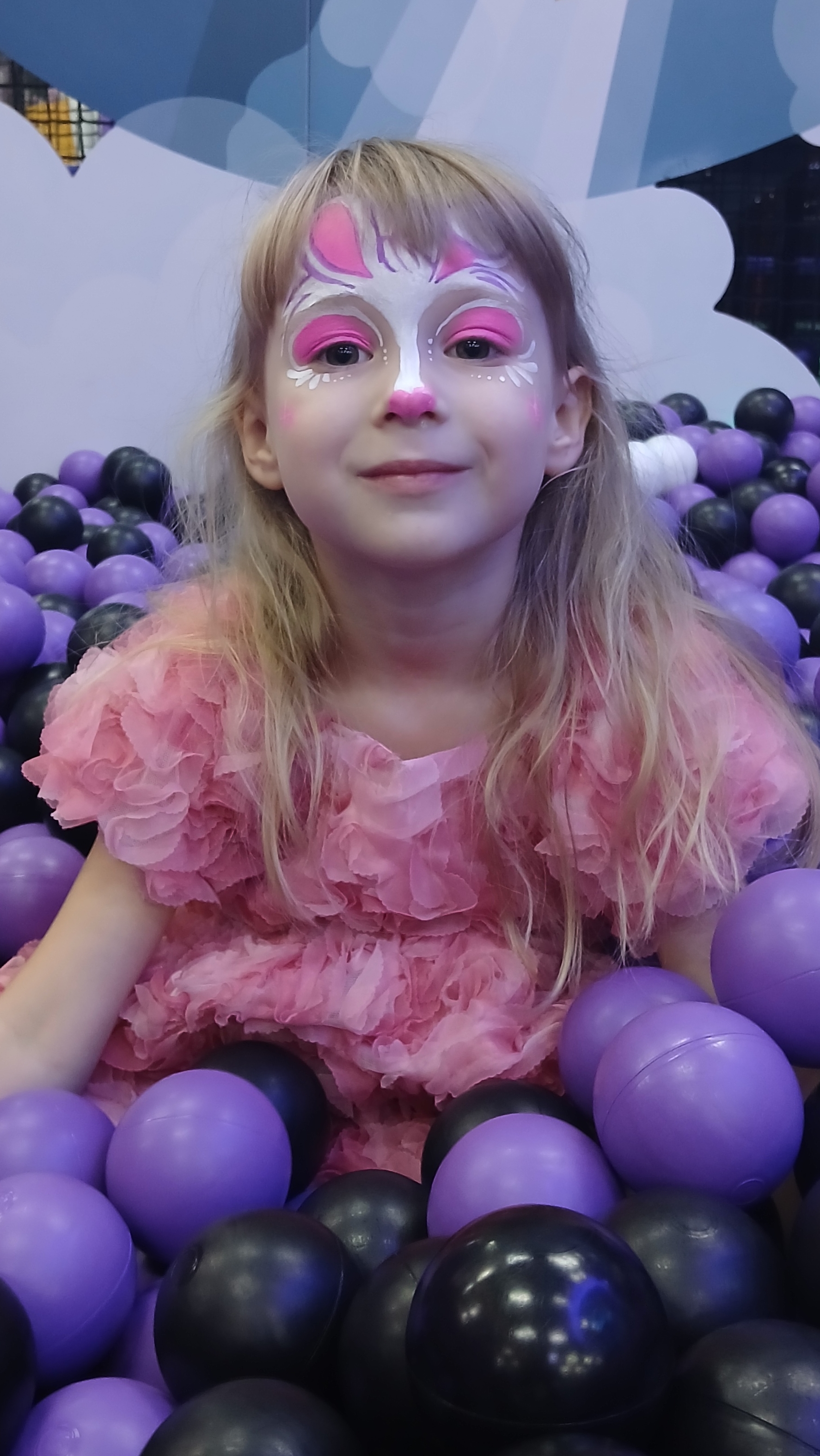 маей подписчицы исполняется 7 лет её зовут Вика