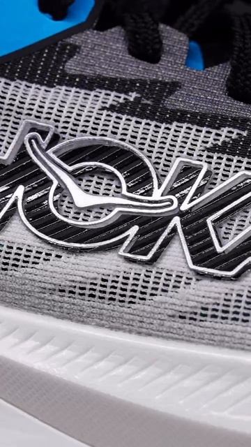 Спортивная модель Hoka Rocket X3