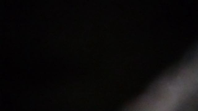 Повисла в окне луна-уголёк