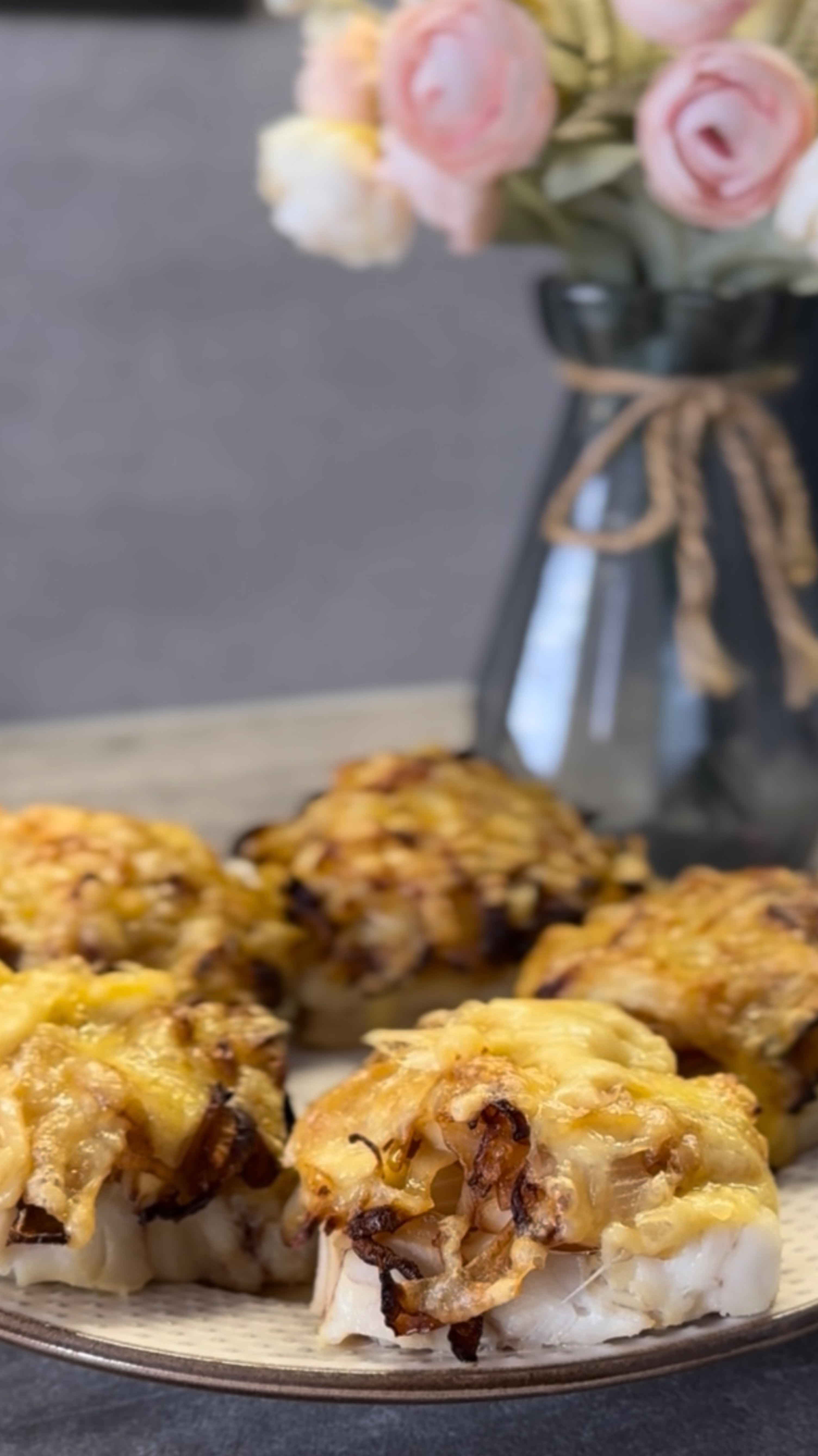 Рыбка под сырно-луковой шапкой🐟🧀🧅
