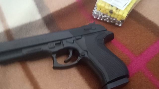 обзор на игрушечный пистолет Beretta часть 2