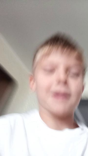 прыгаю на одной ноге😃