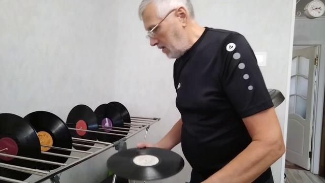 Приобрел бу винил и решил его почистить.