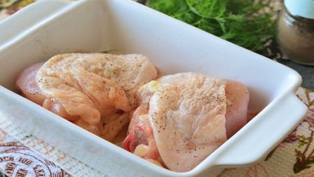 Куриные бедра с тыквой в духовке