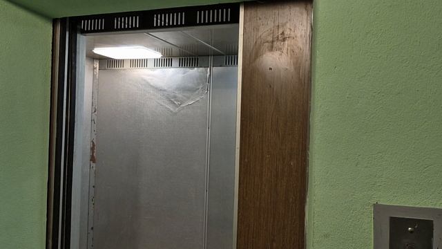 Грузопассажирский лифт КМЗ @ (Новая Москва), посёлок Воскресенское, д. 39-5 (3)