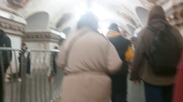 Метро Москва интересно прогуляться