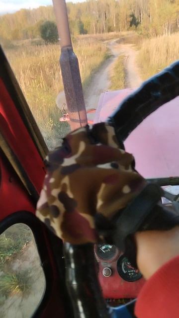 Манит, манит дорога меня
В дальние наши леса и поля...
Т-40👍💥💥💥