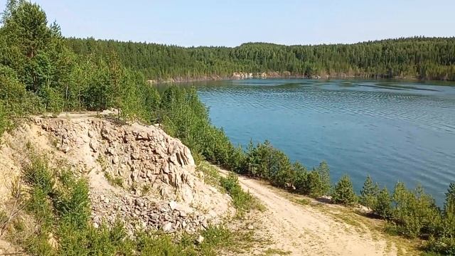 На двух квадрах карьер Новая Линза пос.Шабровский с пос. Растущий. Маршрут 132км за день baltmotors