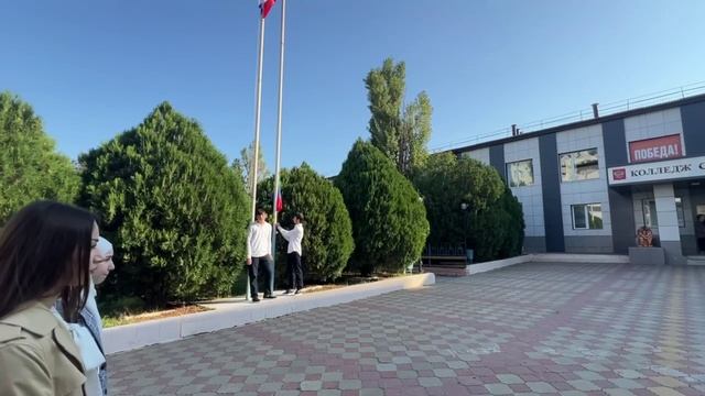 Утренняя линейка в ГБПОУ РД «Колледж строительства и дизайна»