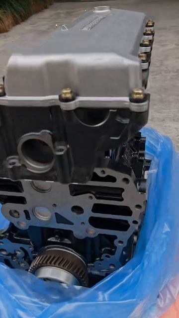 Дизельный двигатель 4HG1