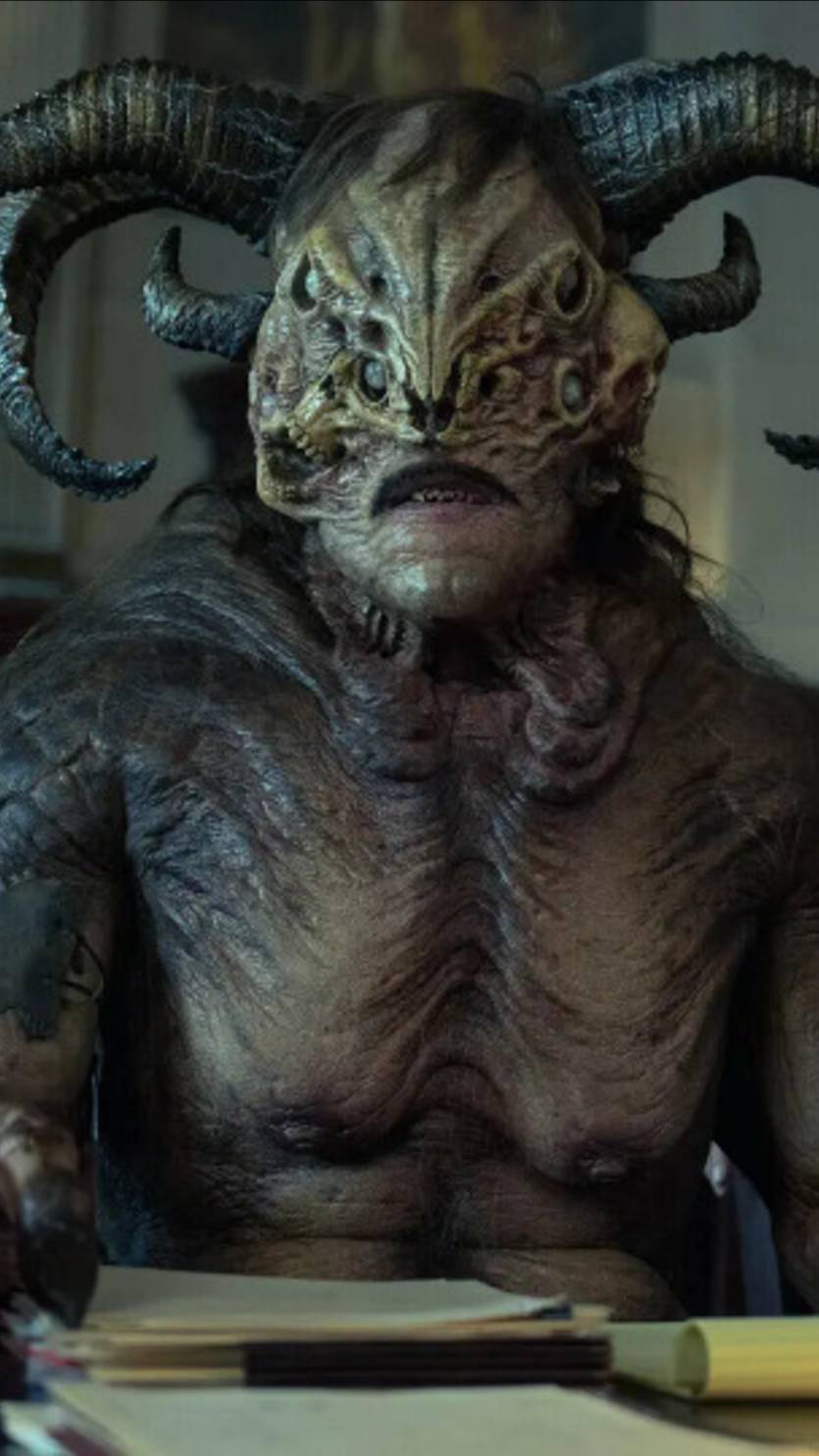 Имеет способность видеть демонов и хочет помочь паре 🦹🧚♂️